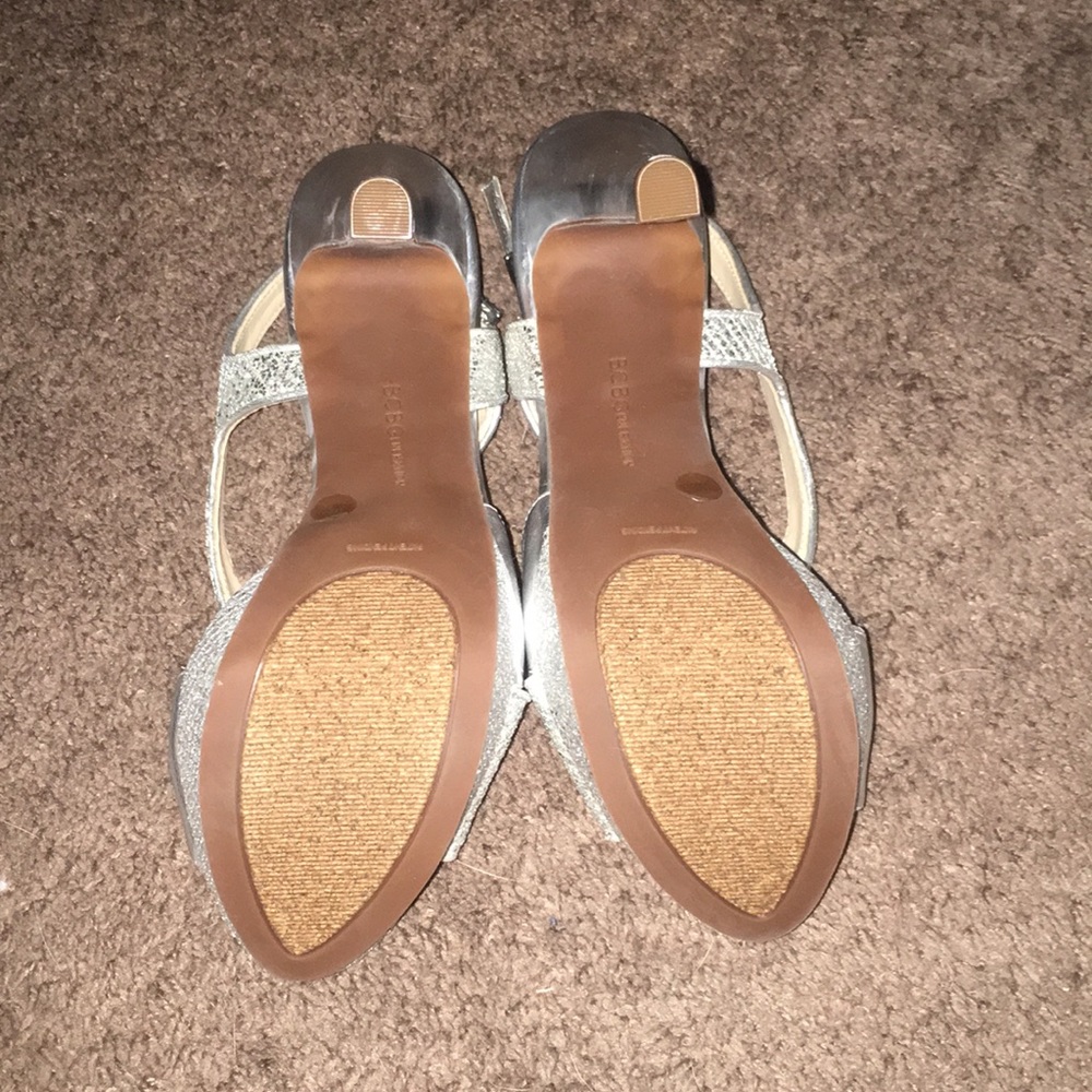 Heels - Picture 3 of 3